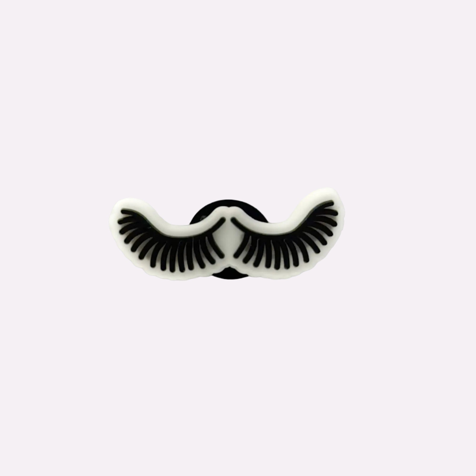 Dramatic Lashes Charm